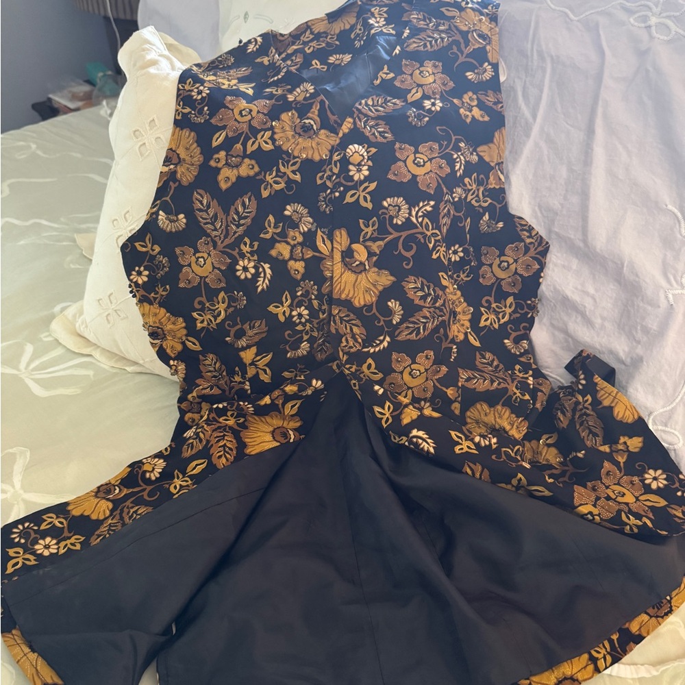 Liz Claiborne Floral Black and Gold Women's Vest 10 Petite